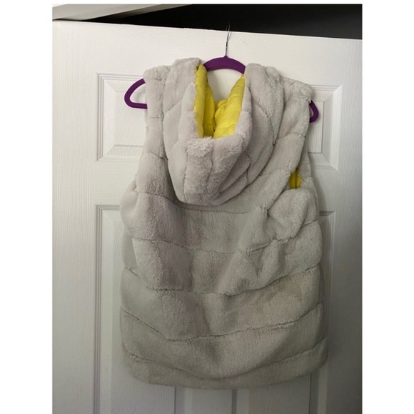 MAURICES Reversible Puffer Vest - Picture 5 of 7